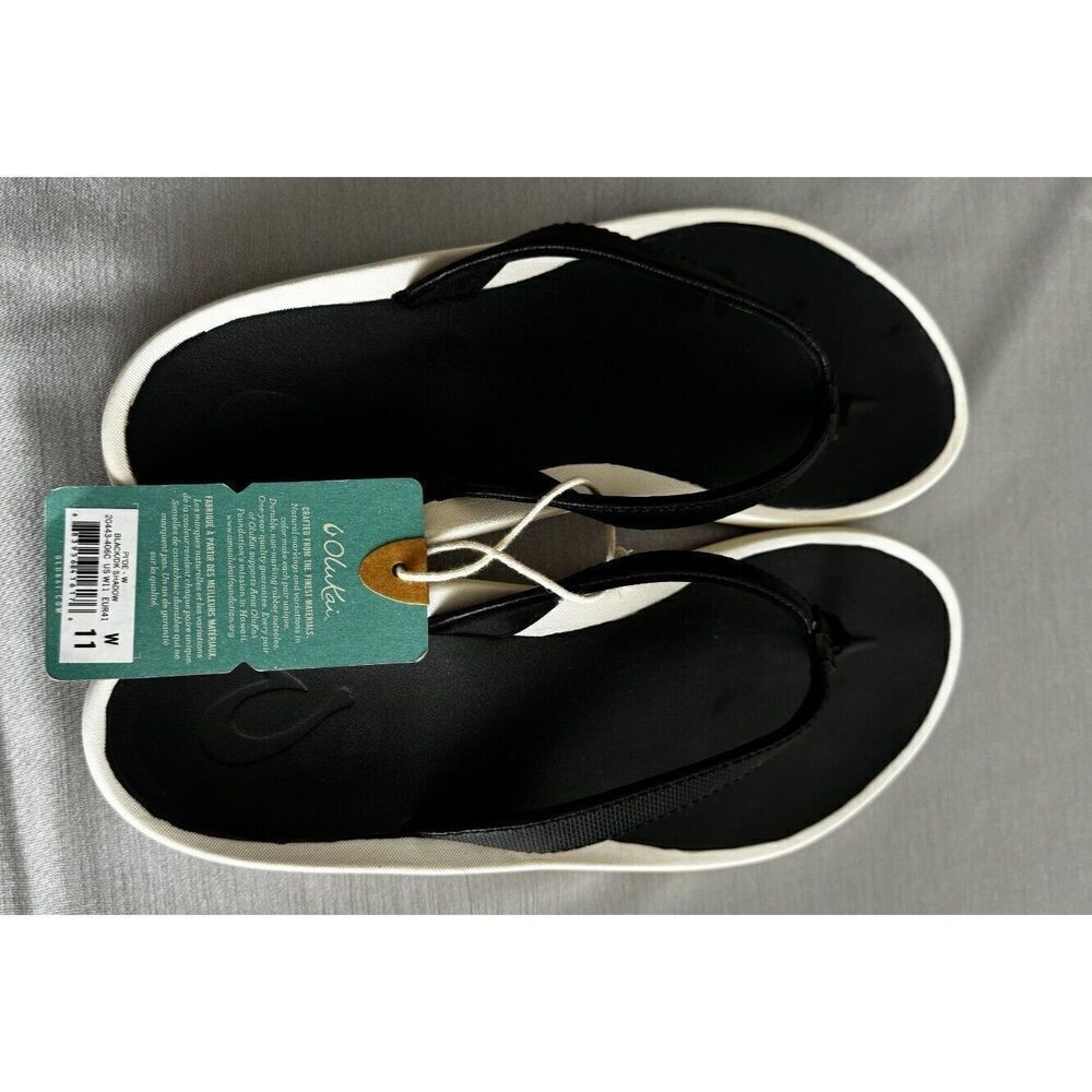 NWT- Olukai-Pi'oe Women's Beach Sandals- Black/DK Shadow- size 11